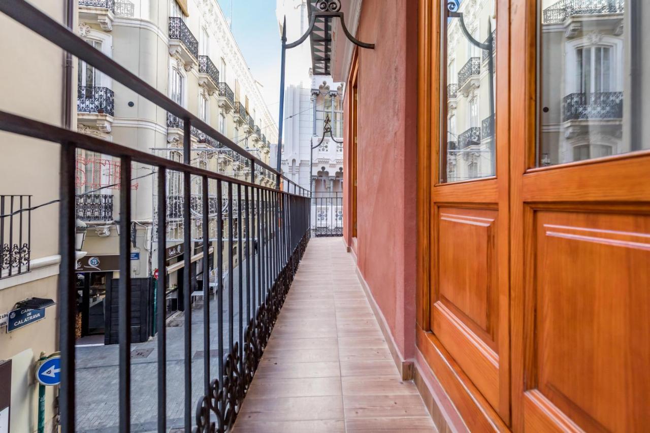 Travel Habitat Plaza De La Virgen Apartment Валенсия Екстериор снимка
